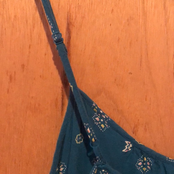 Volcom Women’s Strappy tank w Ruffle bottom ~ Med - Picture 8 of 8